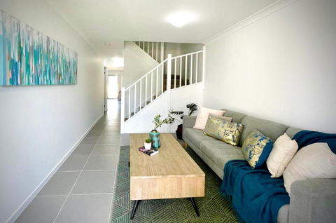 Adorable Modern 4 Br House WiFi & Parking - New South Wales Tourism  0