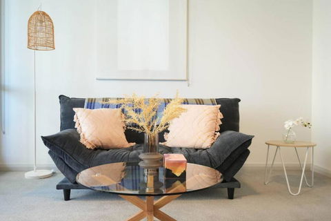 Adorable One Bedroom APT In Heart Of WWP - New South Wales Tourism  0