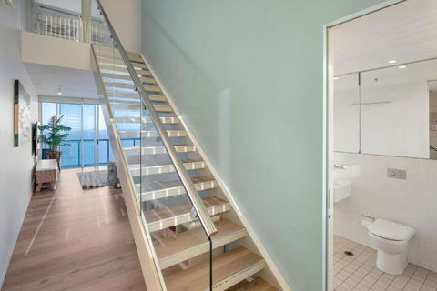 Air On Broadbeach 2 Level Private Apartment - CoastHM - New South Wales Tourism  4