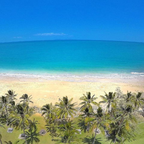 ABSOLUTE BEACH FRONT MACKAY - Blue Pacific - New South Wales Tourism  1