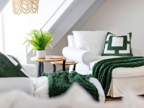 Absolute Beachfront Family Size Home - New South Wales Tourism  3