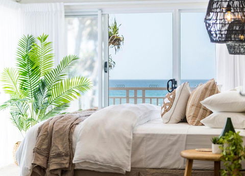 Absolute Beachfront Family Size Home - New South Wales Tourism  0