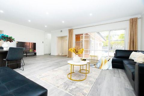 Adelaide Escape And Business-3Bath Full Kitchen Fast Wifi 3TV-for Large Families And Group - New South Wales Tourism  0