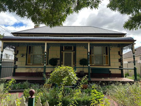 AAA Plus Yapera On Lucan - New South Wales Tourism  0