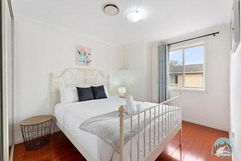 Aircabin - Seven Hills - Lovely - 3 Beds Townhouse - New South Wales Tourism  4