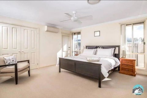 Aircabin - Tuggerawong - Lake Front - 9 Beds House - New South Wales Tourism  2