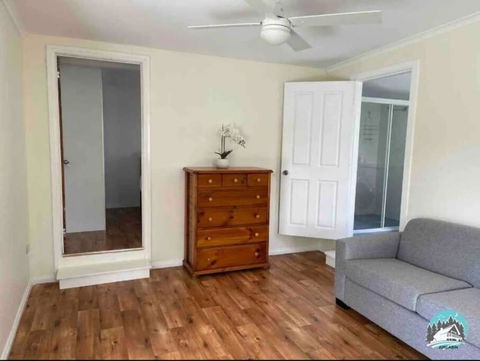 Aircabin - Tuggerawong - Lake Front - 9 Beds House - New South Wales Tourism  4