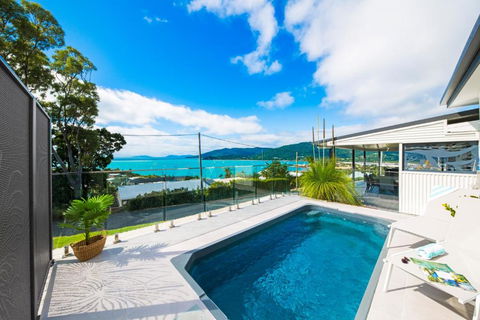 Airlie Blue On Blue - New South Wales Tourism  3