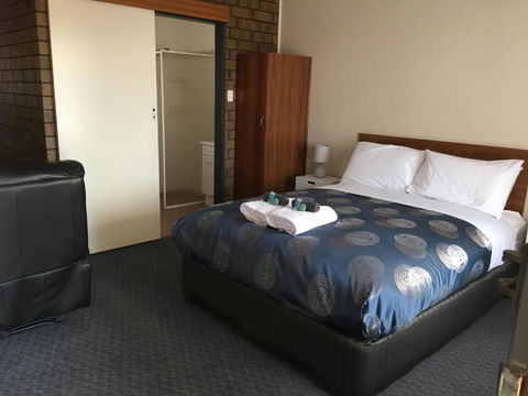Airport Whyalla Motel - New South Wales Tourism  1
