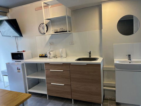 Airway Motel - New South Wales Tourism  1