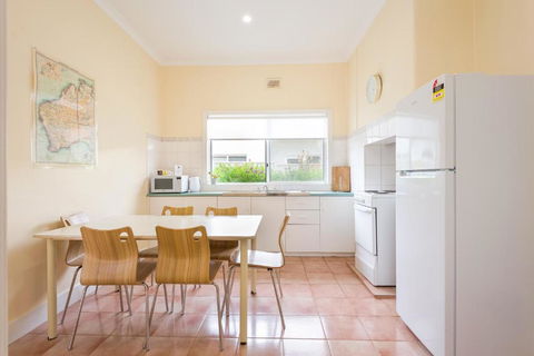 Albany Holiday Units - New South Wales Tourism  3