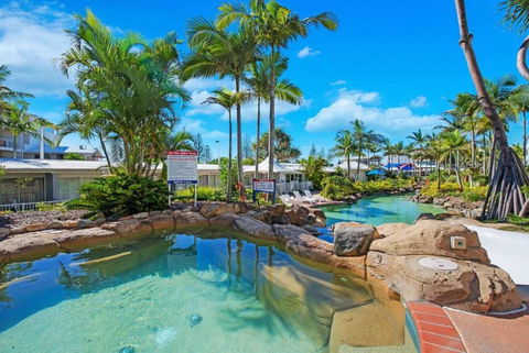 Alex Heads Beachfront Resort 2 Bedroom Apartment - New South Wales Tourism  0