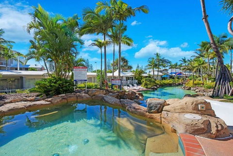 Alex Heads Beachfront Resort King Bed Studio Room - New South Wales Tourism  2