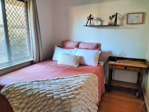 All The Comforts By The Lake - New South Wales Tourism  0