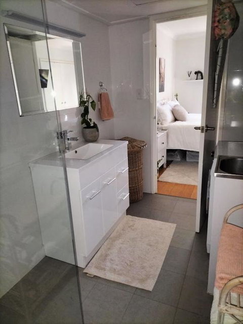 All The Comforts By The Lake - New South Wales Tourism  3