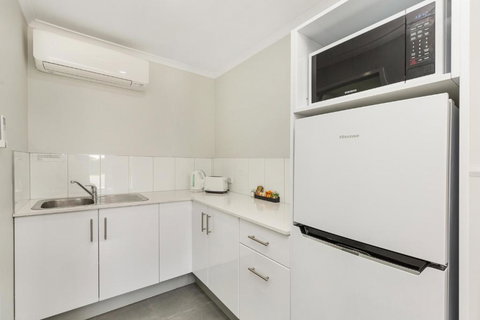 Allara Motor Lodge - New South Wales Tourism  1