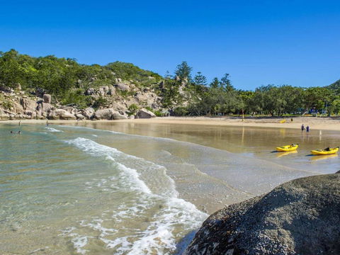 Alma Bay Holiday Unit 2 - New South Wales Tourism  1