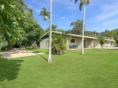 Alma Bay Holiday Unit 2 - New South Wales Tourism  0