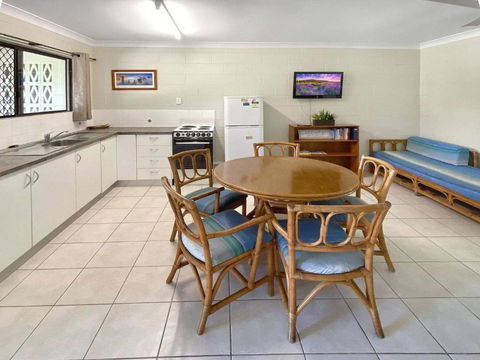 Alma Bay Holiday Unit 2 - New South Wales Tourism  4