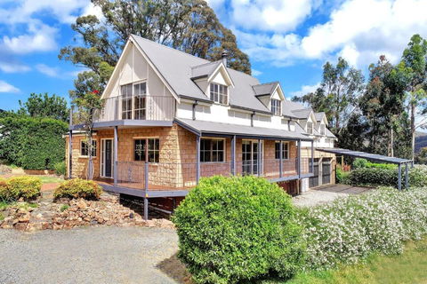 Alpine Sadler Retreat - New South Wales Tourism  0