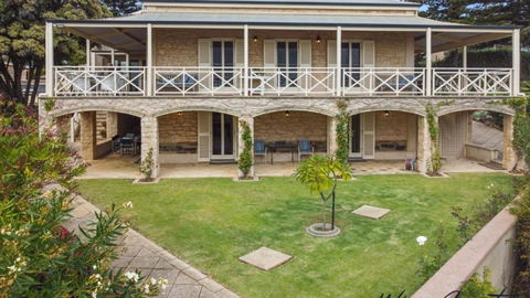 Alton House By Wine Coast Holidays - New South Wales Tourism  0