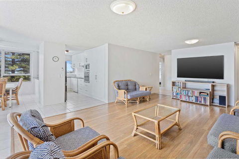 Ambassador Beachfront Apartments - Hosted By Burleigh Letting - New South Wales Tourism  3