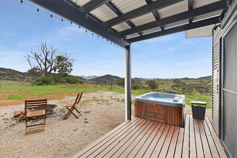 Amethyst - 1 Bed With Hot Tub - Kundalini Lodge - New South Wales Tourism  2