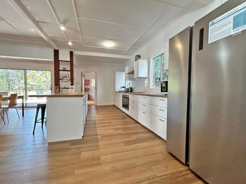 Amity Ohana - New South Wales Tourism  2