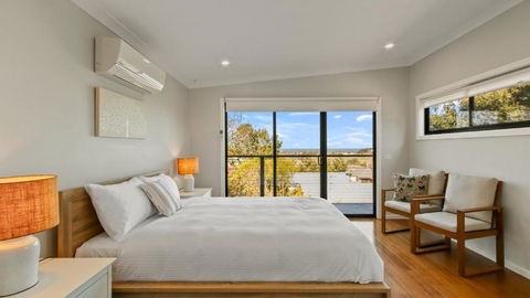Anchored On Capes Upstairs - New South Wales Tourism  0