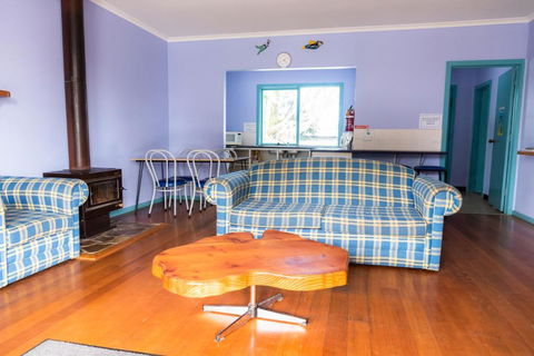 Anglesea Backpackers - New South Wales Tourism  2
