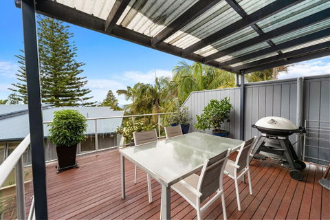 Angourie Blue 5 - Ocean Views - New South Wales Tourism  4