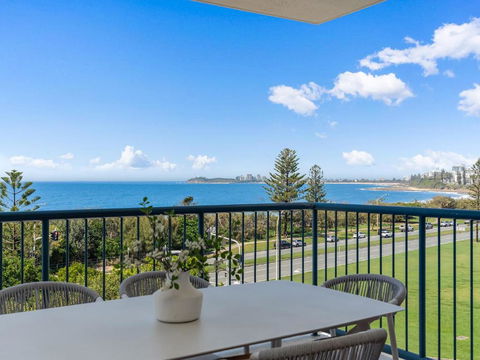 Alex Beachfront Apartment - New South Wales Tourism  4