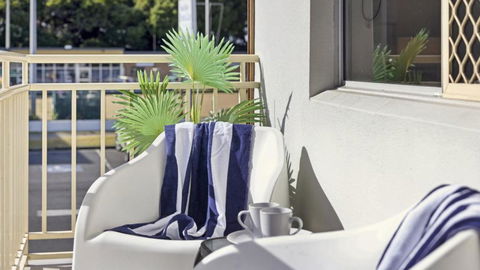 Apartment Awesome Location, Near Cafes, Restaurants, Short Stroll To The Beach - New South Wales Tourism  3