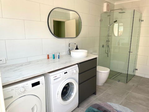 Apartment On Centenary - New South Wales Tourism  4