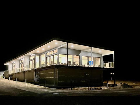 Apt01-The SS Karatta - New South Wales Tourism  4