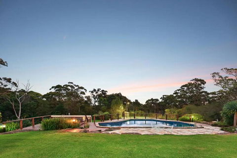 Arcadia Stunning Manor Tennis & Pool & Hottub - New South Wales Tourism  0
