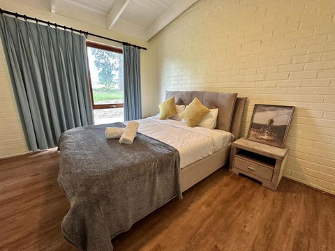 Arcadia Stunning Manor Tennis & Pool & Hottub - New South Wales Tourism  4