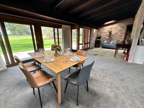 Arcadia Stunning Manor Tennis & Pool & Hottub - New South Wales Tourism  2
