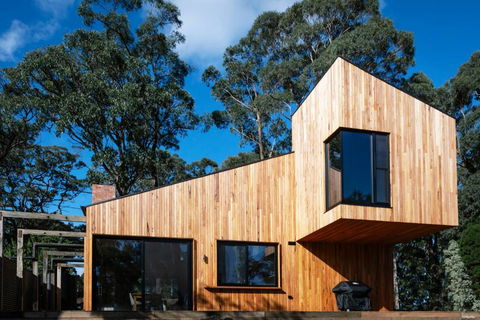 Architectural Gem In Central Red Hill - New South Wales Tourism  0