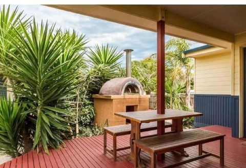 Area 51 By Ready Set Stay - BYO LINEN & TOWELS - New South Wales Tourism  3