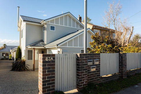 Armidale Cottage - House 1 - New South Wales Tourism  1