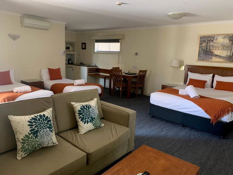 Armidale Pines Motel - New South Wales Tourism  4