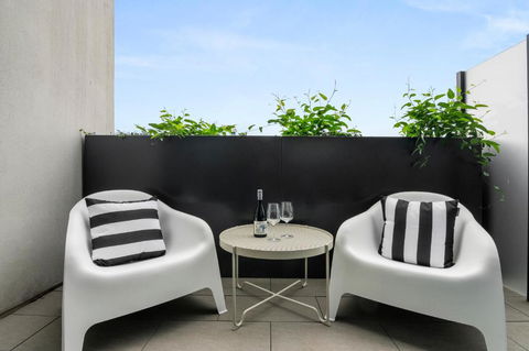 Art Deco - Collingwood Hideaway - New South Wales Tourism  2