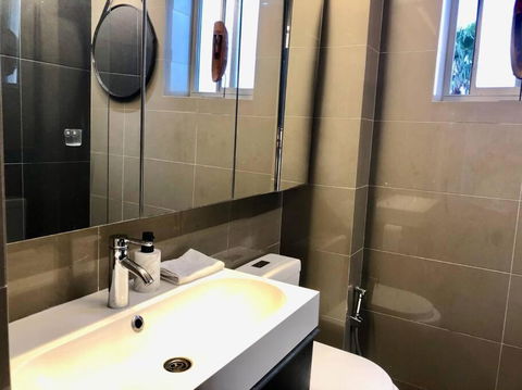 Artistic, Spacious And Comfortable 1 Bedroom Apartment - New South Wales Tourism  3