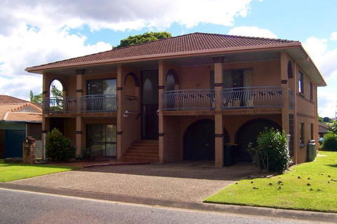 Aspley Bedroom & Share Bathroom With Other Guests - New South Wales Tourism  1