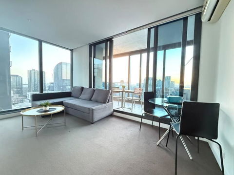 Astonishing 2B2B UpperWestSide Residence Opposite Southern Cross Station - New South Wales Tourism  0