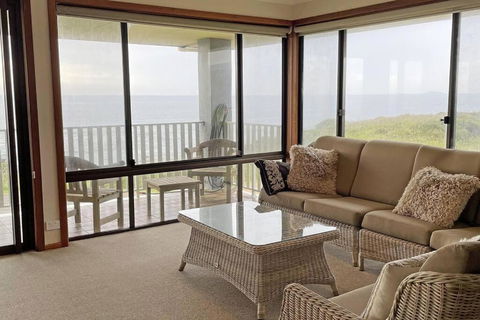 Augusta Beachfront - Watch The Whales Go By - New South Wales Tourism  4