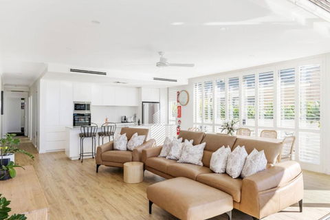 Aura 3 Spectacular Beachside Views - New South Wales Tourism  3