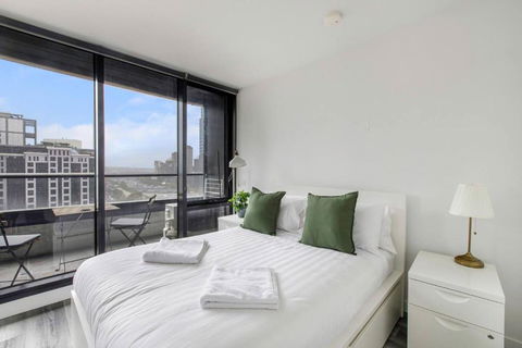 Aura Off Flinders Lane - A City Centre Balcony Abode - New South Wales Tourism  2