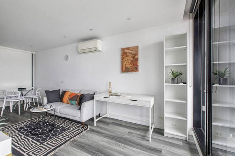 Aura Off Flinders Lane - A City Centre Balcony Abode - New South Wales Tourism  4